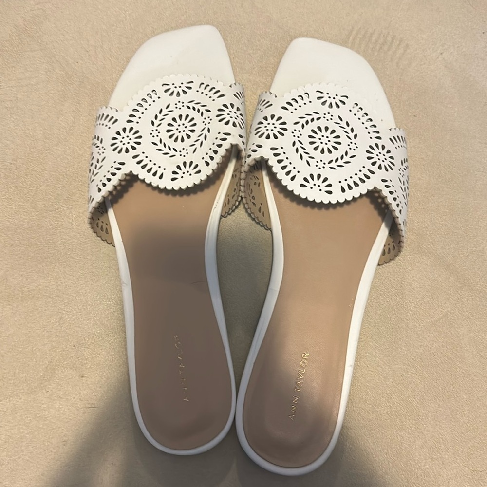 Ann Taylor White Sandal Leather 10M, Never Worn!